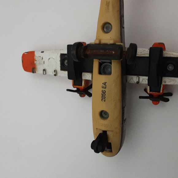 Matchbox Artic Expedition Sky Busters Snowlander Die Cast Plane 1:24 - Picture 6 of 6